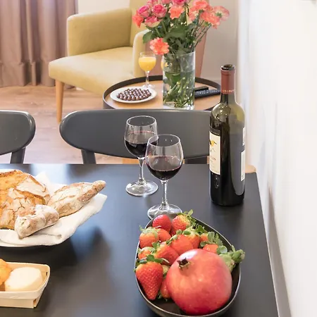 Serviced - Avenida Appartement *
